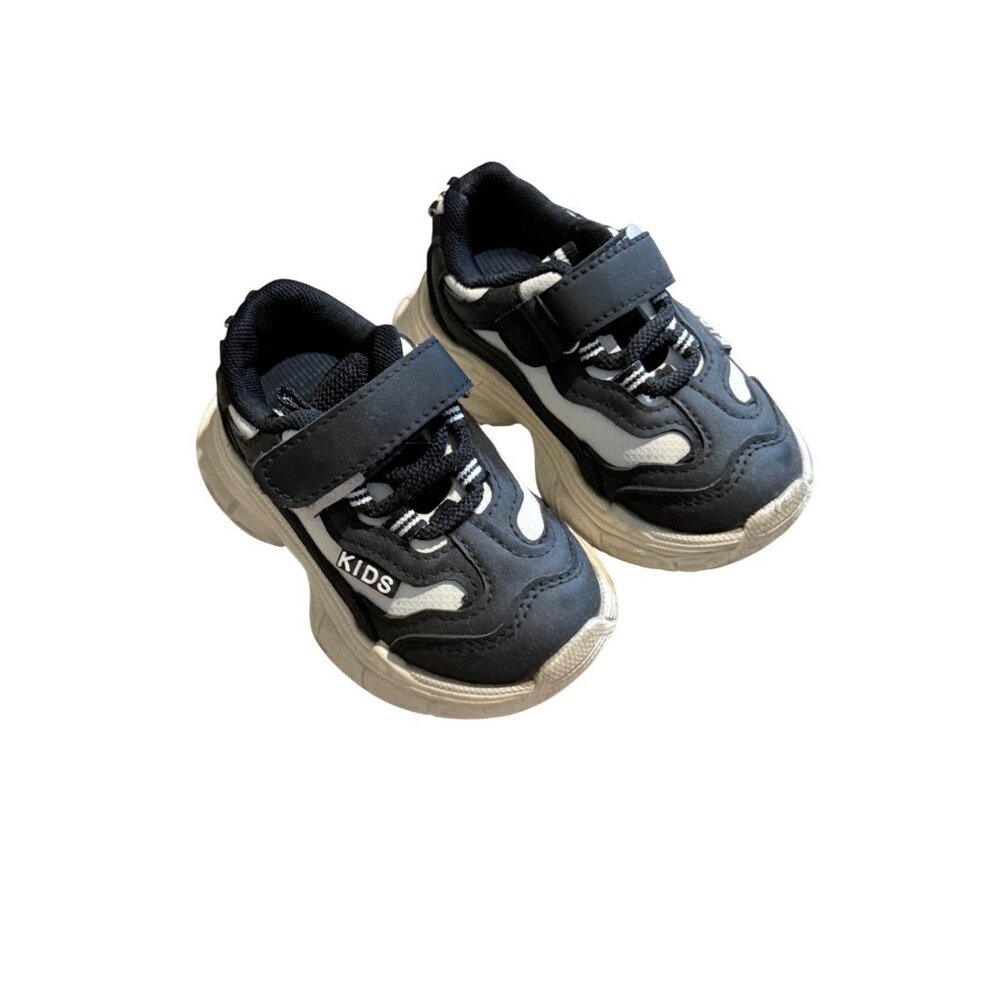 Size 22 Boy Shoes (A3)‎